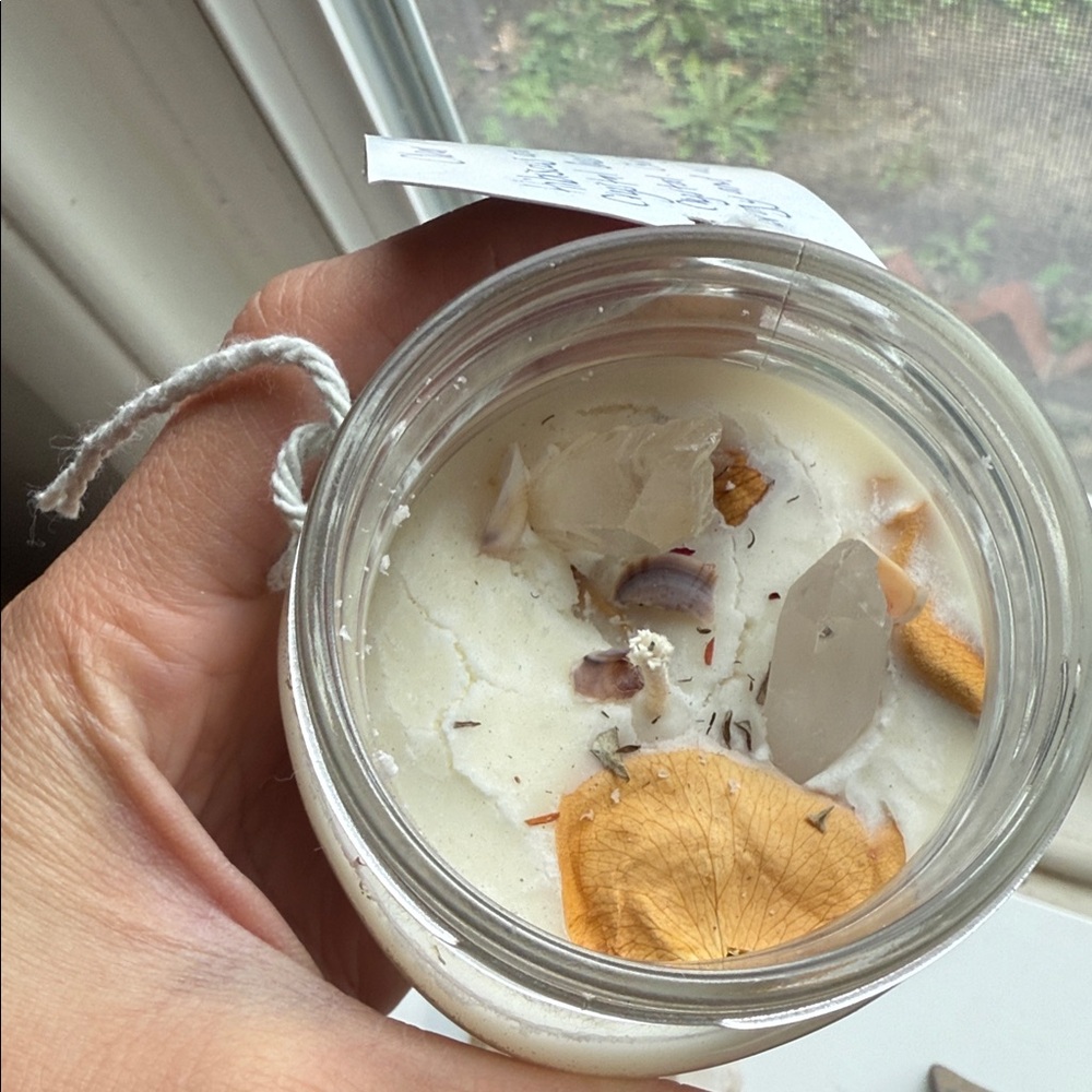 Handcrafted Scented Candle - White and Gold
